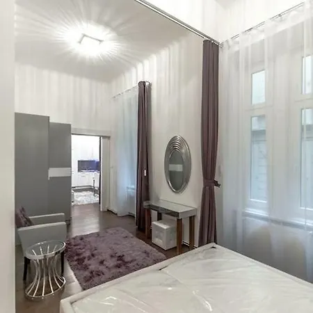 White House Apartment Budapest
